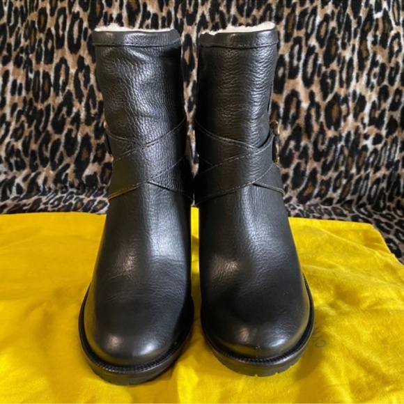 Cynthia Vincent Black Leather Booties - Picture 6 of 10